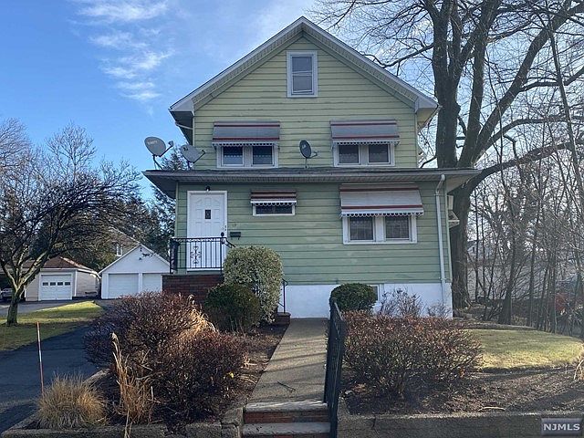 19 Hewson Ave, Waldwick, NJ 07463 | Zillow