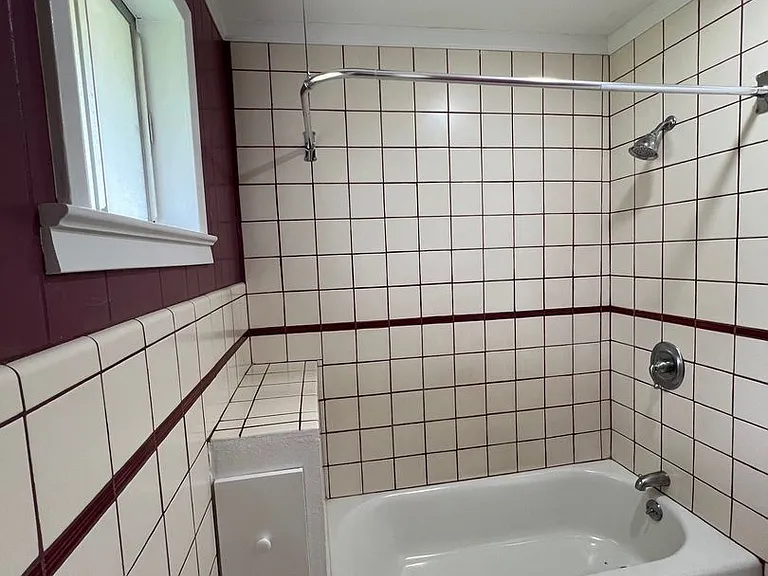 9240 & 9250 Lockhart Rd — Photo 19