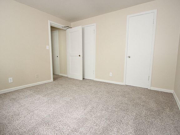 4th image of 4727 Cass St APT 15