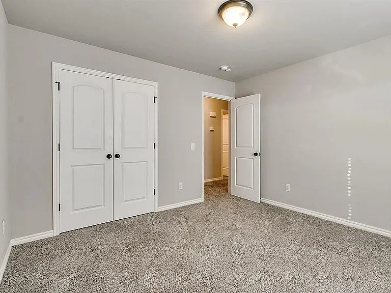 525 Talon Dr — Photo 30