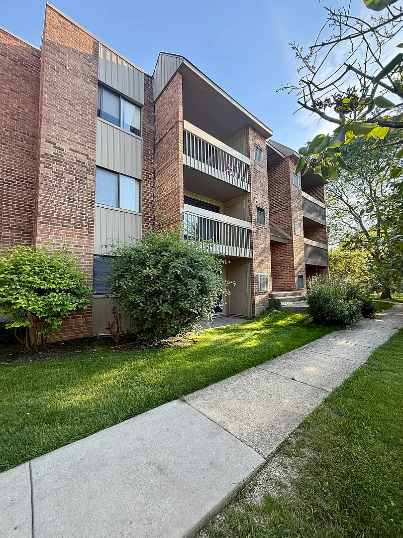 2 bed, 1100 sqft, $1,725 — Photo 2