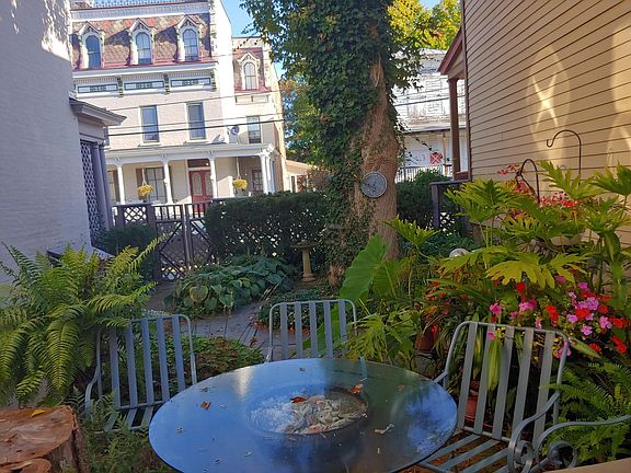 4th image of 60 Phila St #1