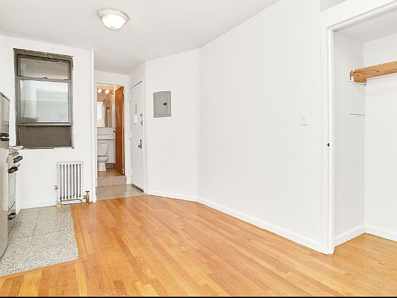 4th image of 249 E 10th St #14BB