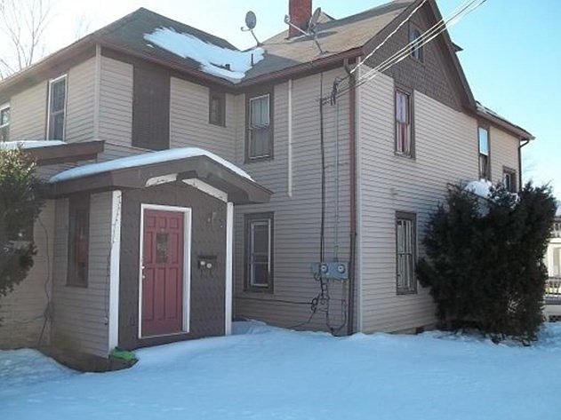 2nd image of 200 Avenue N