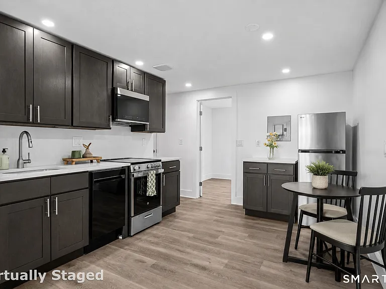 149 Garfield Ave — Photo 2
