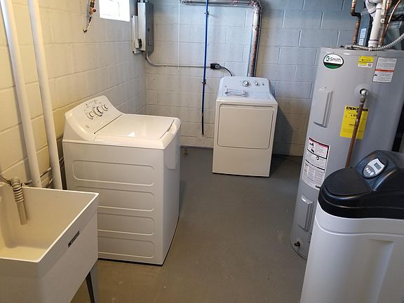 Laundry room - all new appliances
