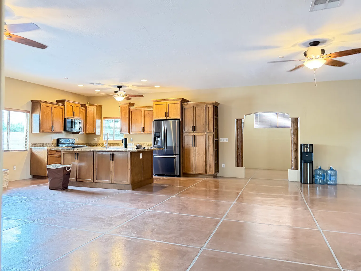 3 bed, 1849 sqft, $3,299 — Photo 4