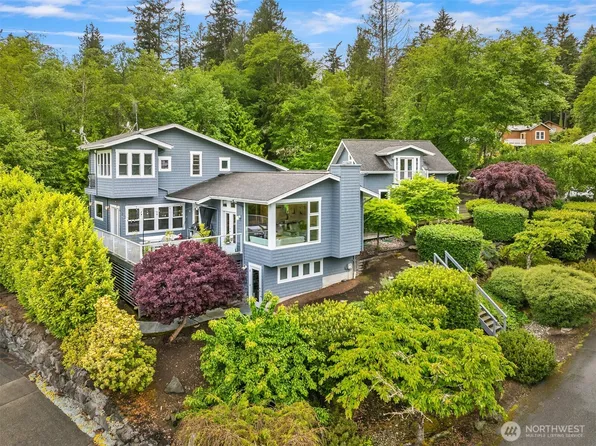 10555 NE Morning Lane, Bainbridge Island, WA 98110
