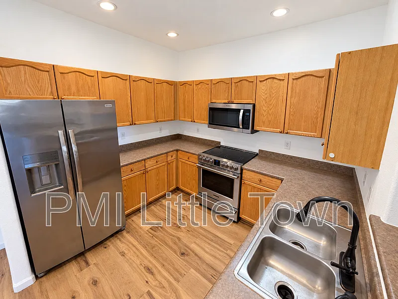 2 bed, 2.0 bath, 1182 sqft, $2,100 — Photo 4