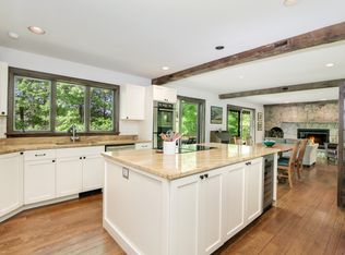 3 Old Farm Ln, Old Greenwich, CT 06870