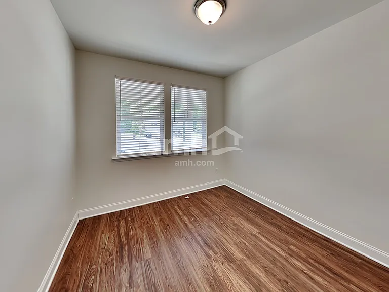 316 Bourne St — Photo 17