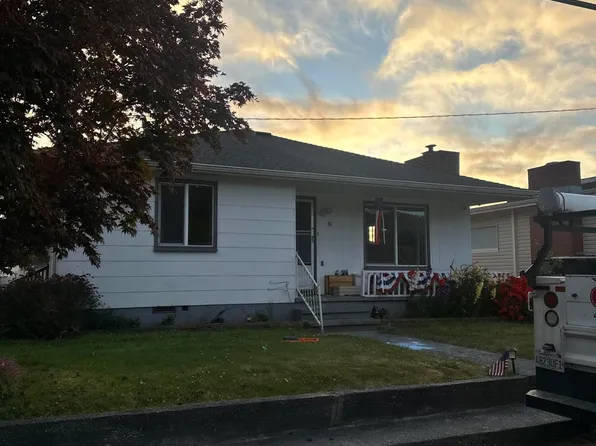 30 Lundblade St, Orick, CA 95555