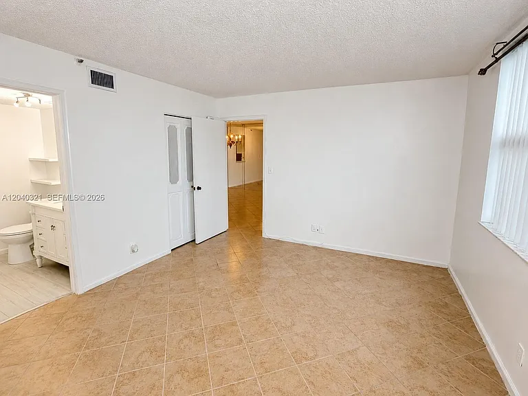4550 NW 18th Ave #606 — Photo 26
