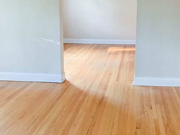 5th image of 4928 N Hermitage Ave #1N