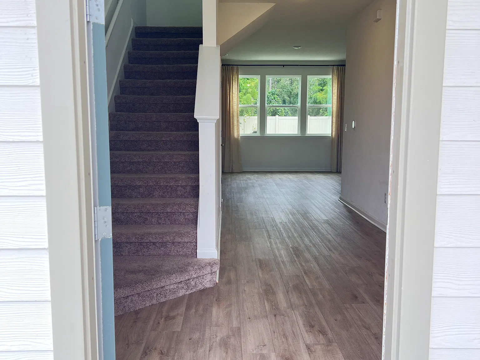 4 bed, 2387 sqft, $2,800 — Photo 3