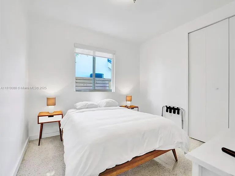 7537 W Treasure Dr — Photo 16