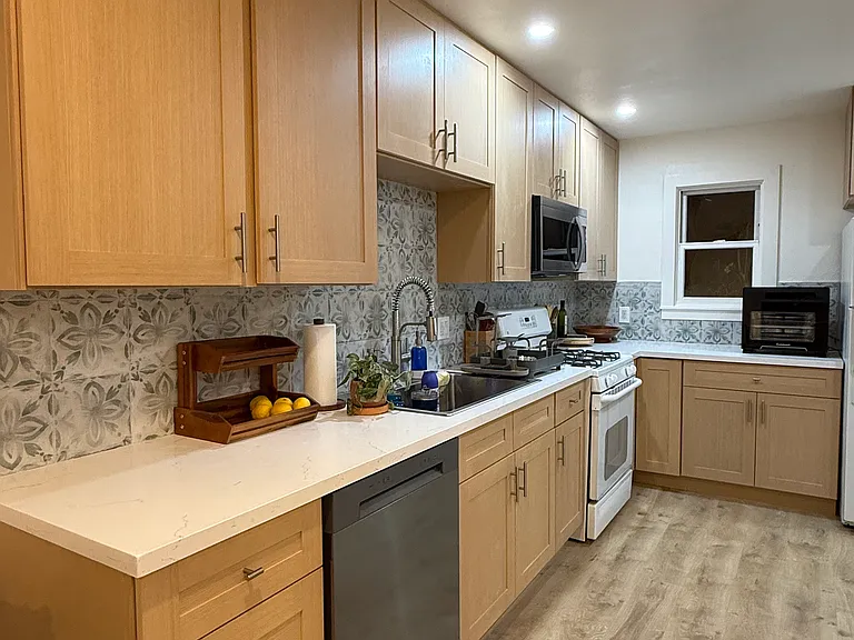 521 W Montecito St #1 — Photo 1