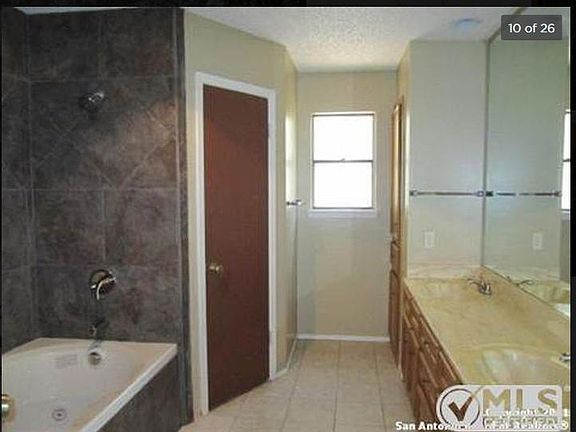 5th image of 9379 Thornbury St