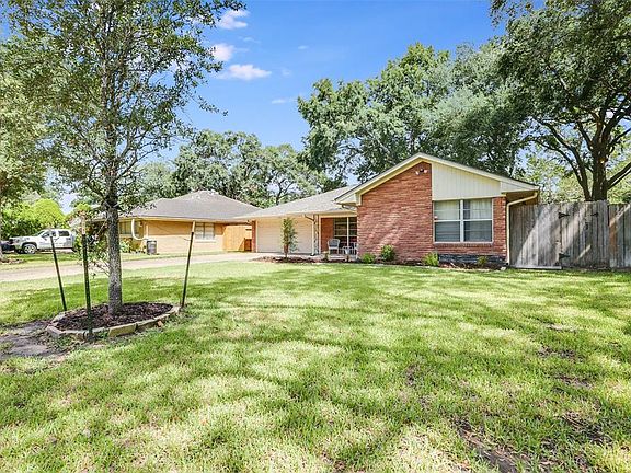 3rd image of 6010 Clarewood Dr