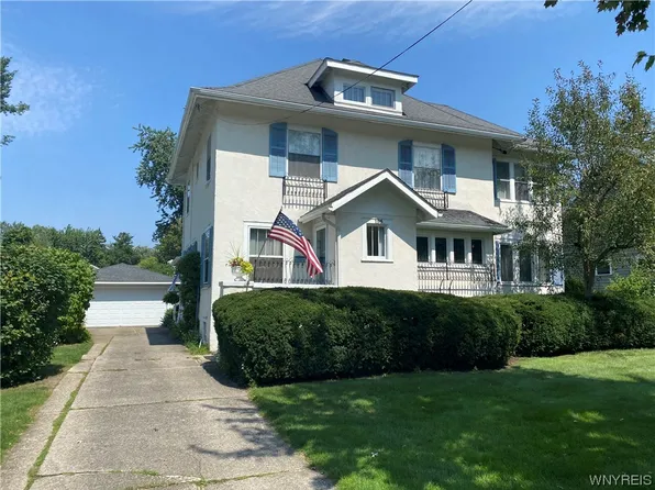 195 Pleasant Ave, Hamburg, NY 14075