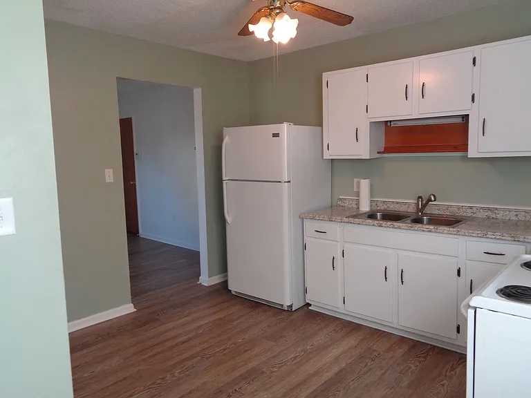 150 Sycamore Cir — Photo 6