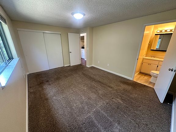 5th image of 630 SE 182nd Ave