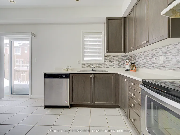 9 Aspen Hills Rd #40 — Photo 16