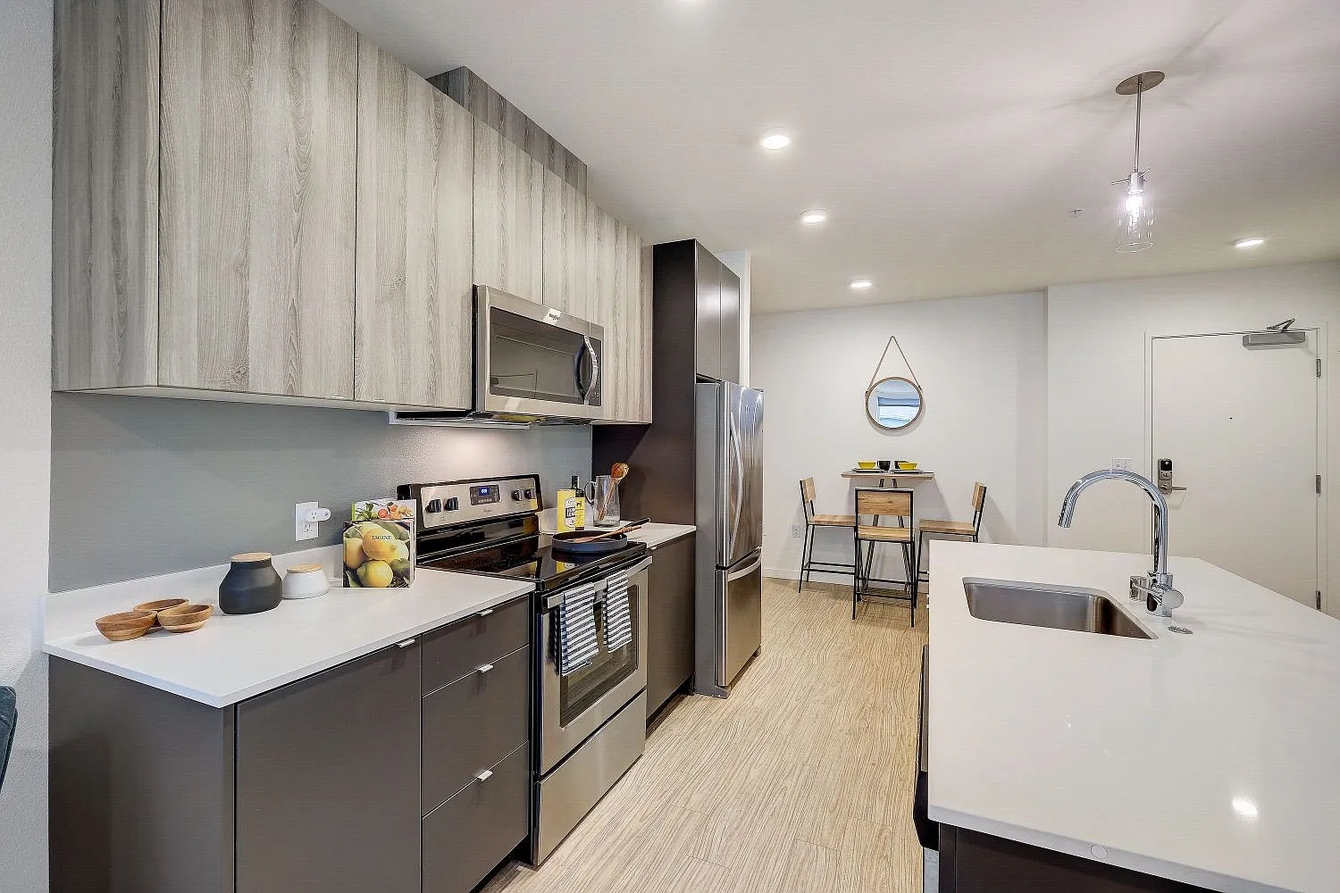 Augusta Apartments — Photo 2