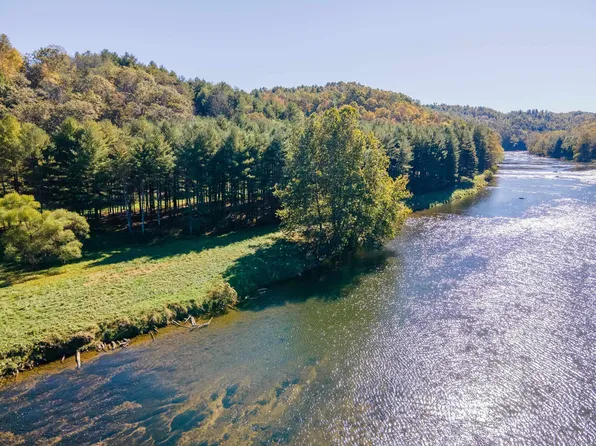 2 Old Boyer Ferry Rd, Galax, VA 24333