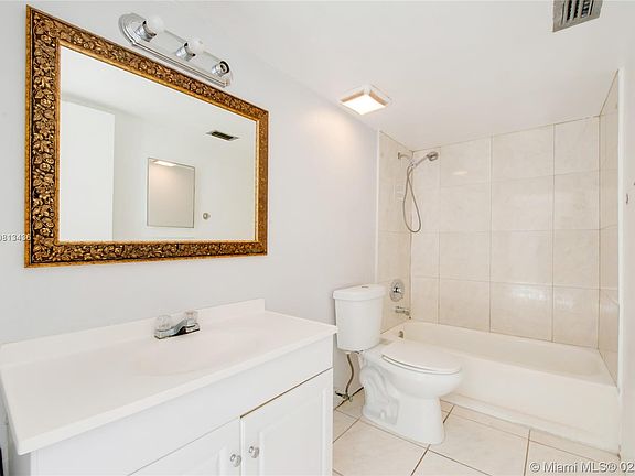 3rd image of 9686 Fontainebleau Blvd APT 306
