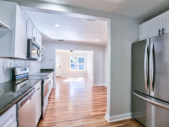 5th image of 432-434 W 8th Ave #432