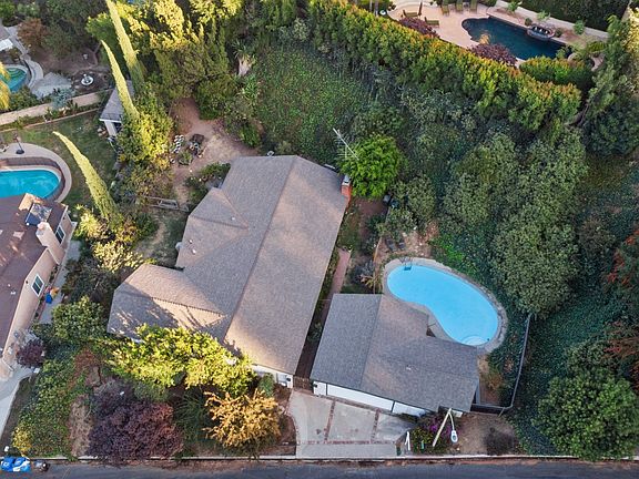 4th image of 16400 Royal Hills Dr