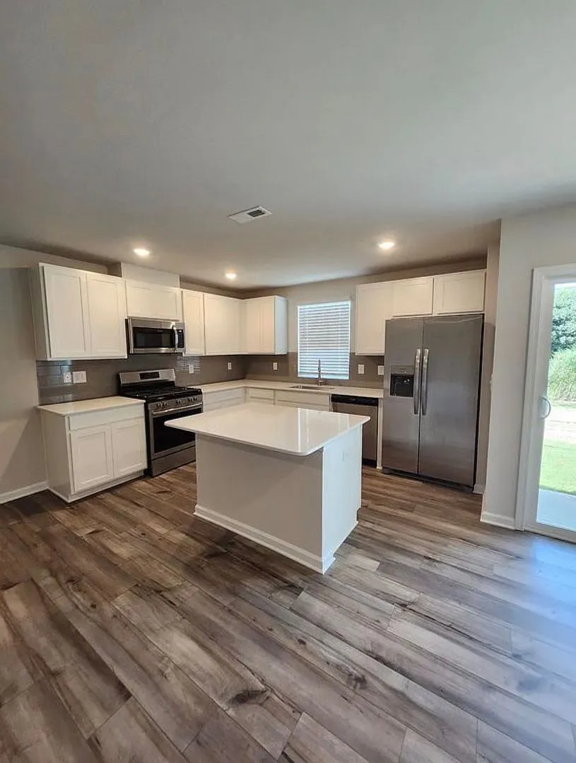 Building Photo - 712 Peyden Ln