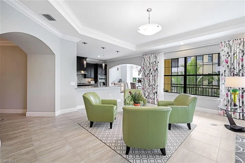 3 bed, 3.5 bath, 2930 sqft, $25,000 — Photo 3