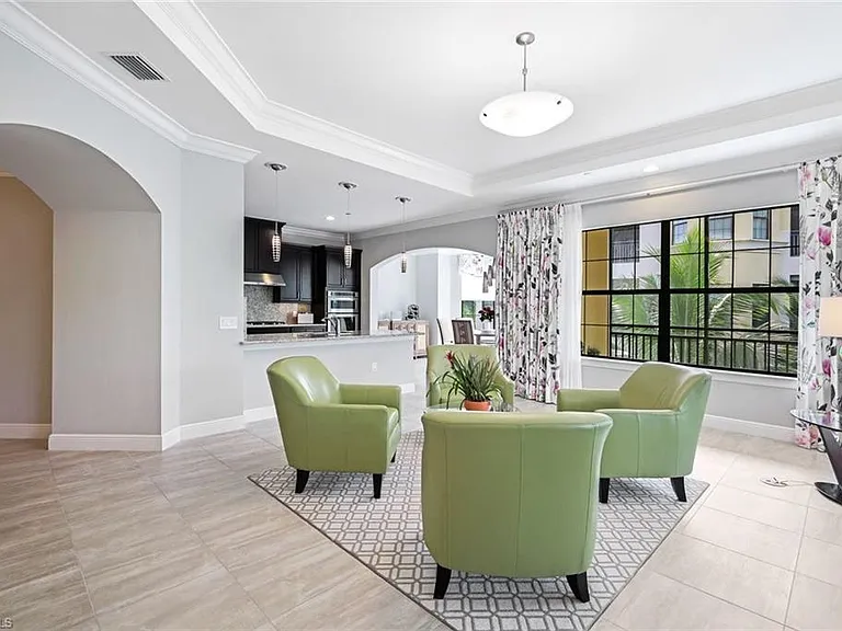 2751 Tiburon Blvd E #201 — Photo 3
