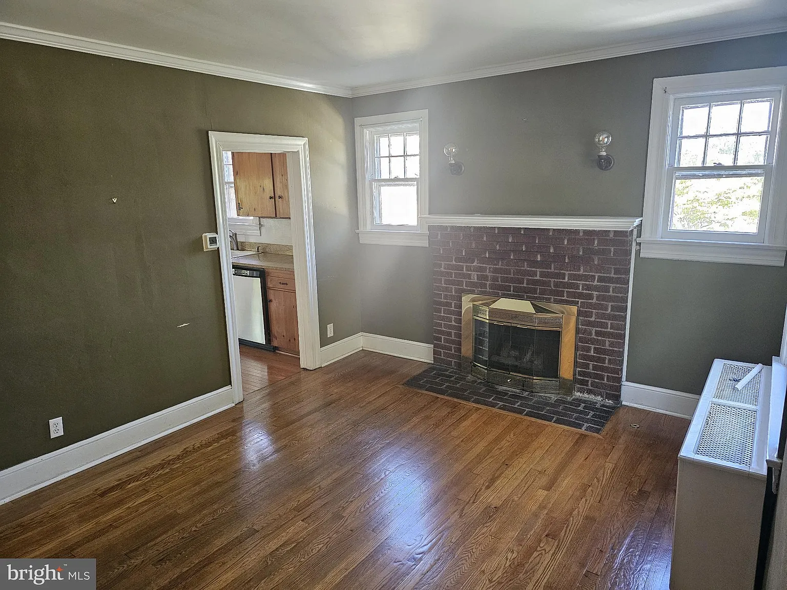 3 bed, 1.5 bath, 1018 sqft, $2,295 — Photo 4