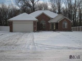 221 Rabbit Run Rd, Carleton, MI 48117
