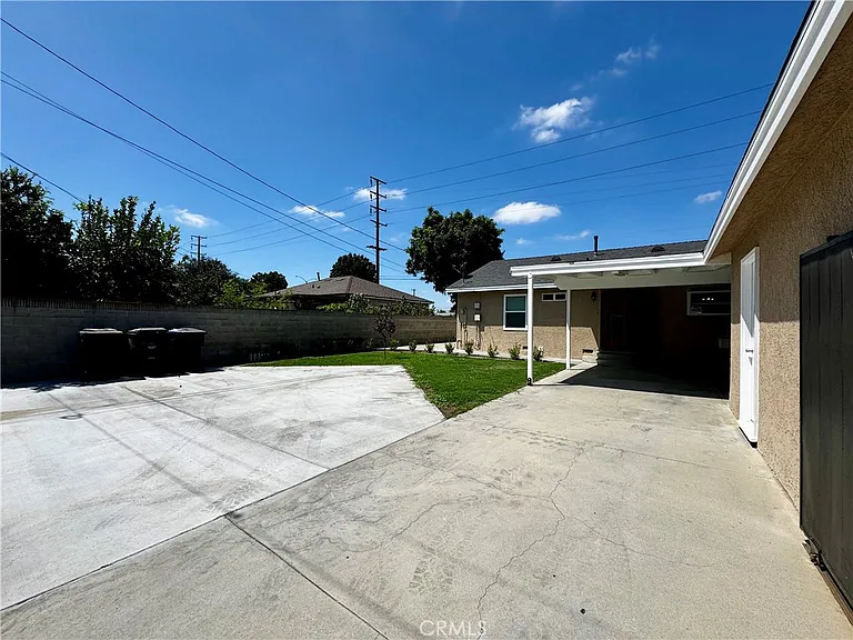 14414 Studebaker Rd — Photo 27