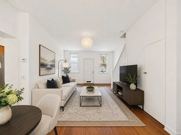 242 Stamper St — Photo 8