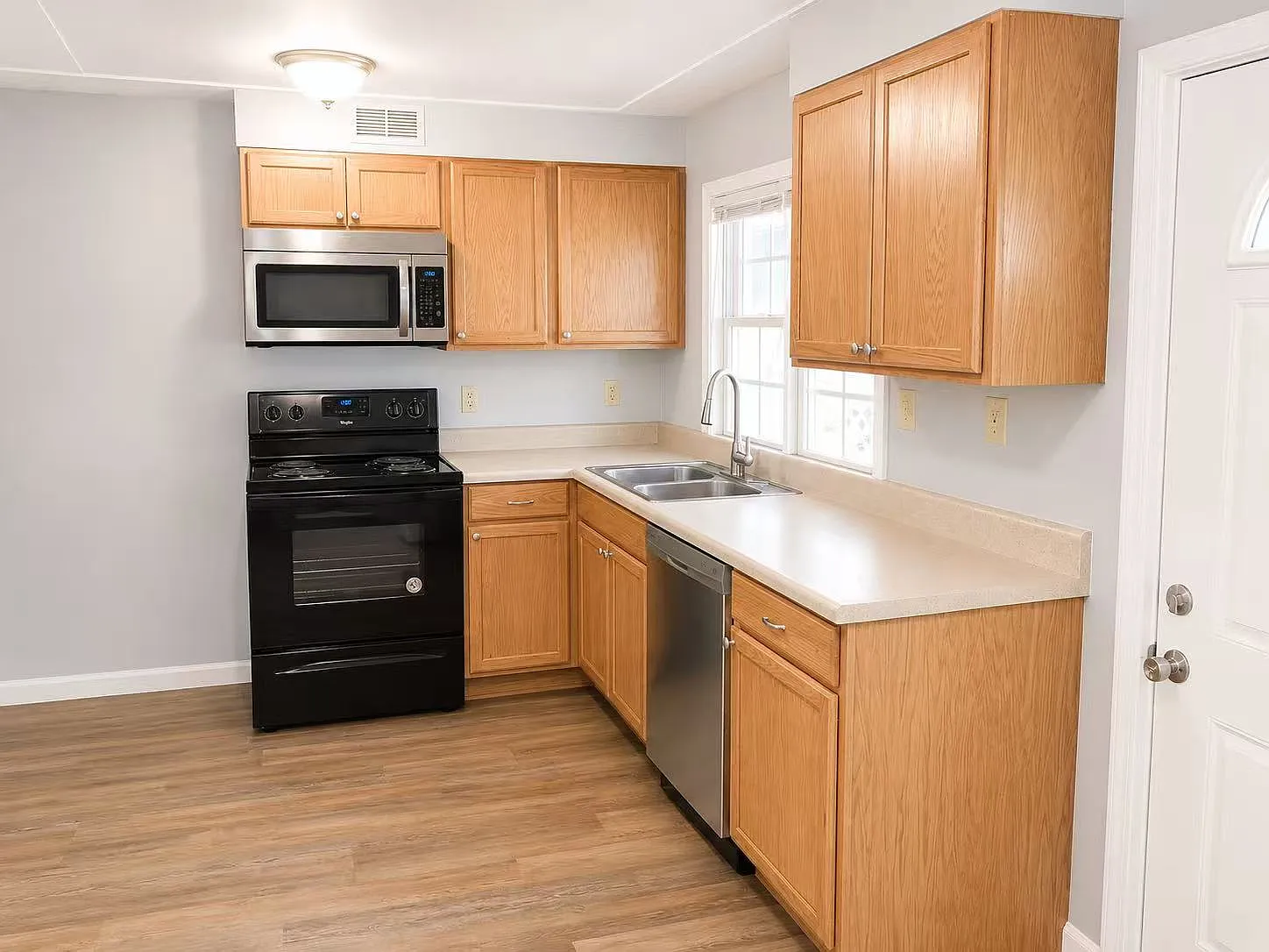 2 bed, 1025 sqft, $1,280 — Photo 2