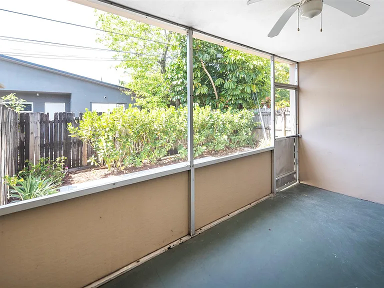 930 Mandarin Isle — Photo 8