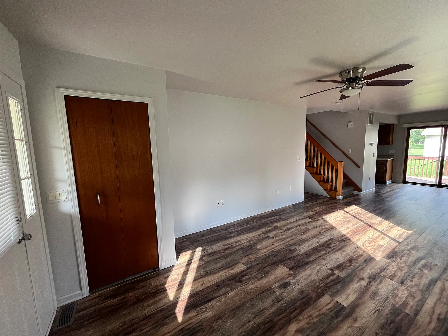 3 bed, 1.5 bath, 1310 sqft, $1,650 — Photo 2