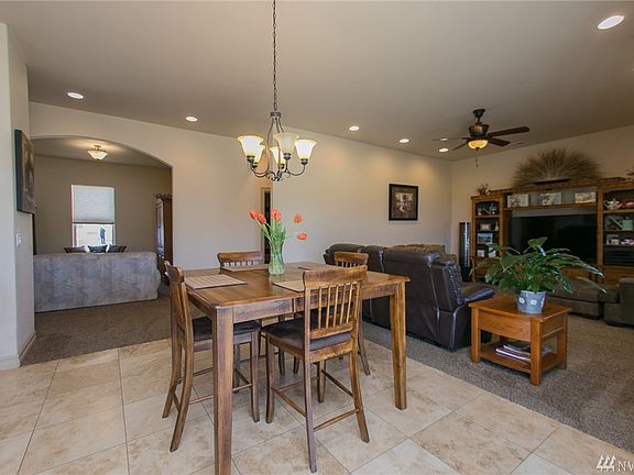 4th image of 7917 Blackbird Loop NE