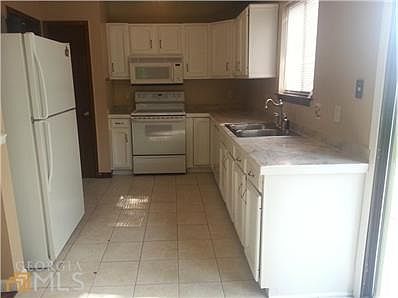 3rd image of 4112 Cumberland Dr