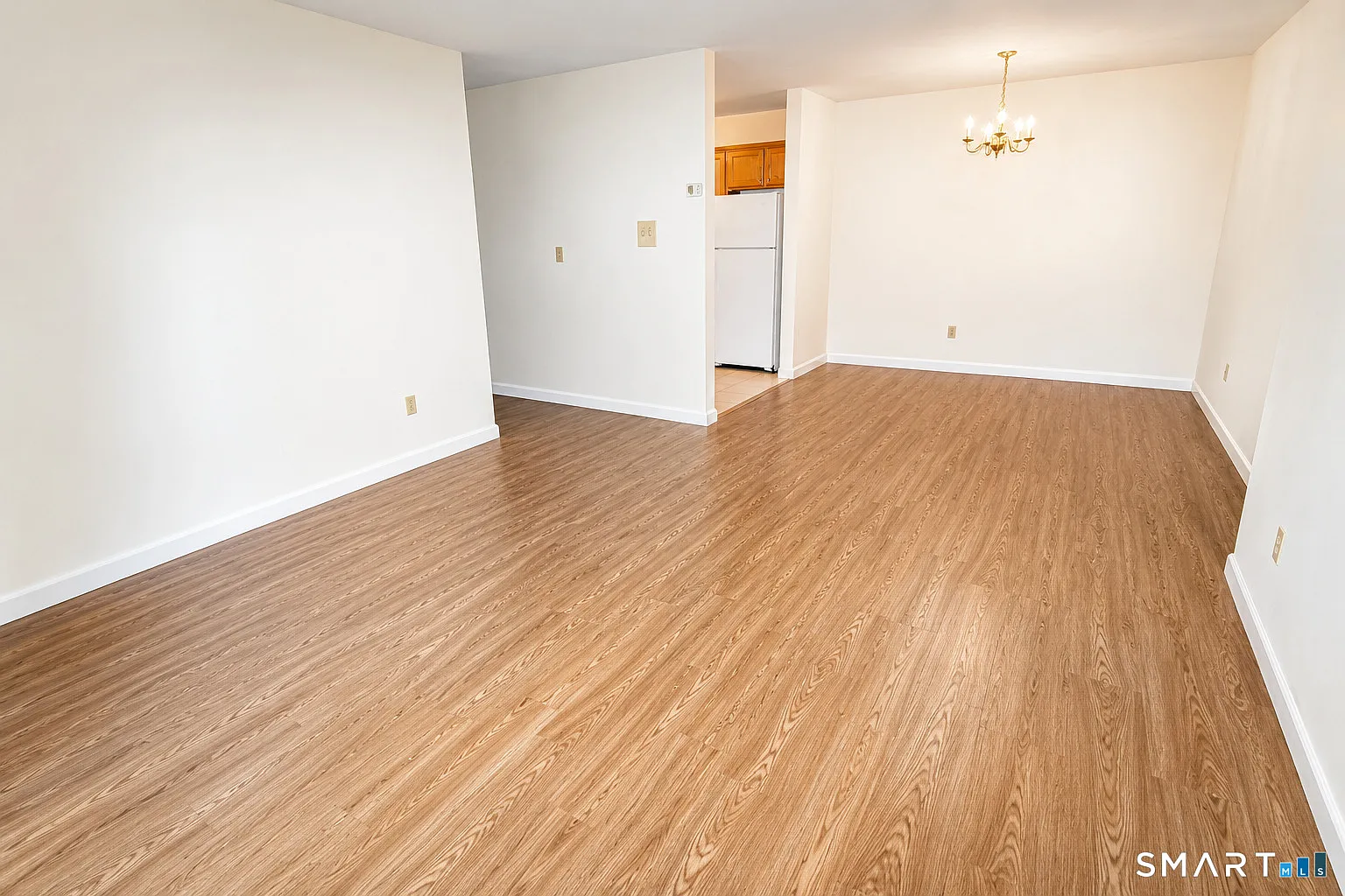 1 bed, 1.0 bath, 6600 sqft, $1,300 — Photo 3