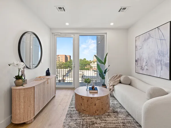 1173 Rogers Avenue image 2 of 12