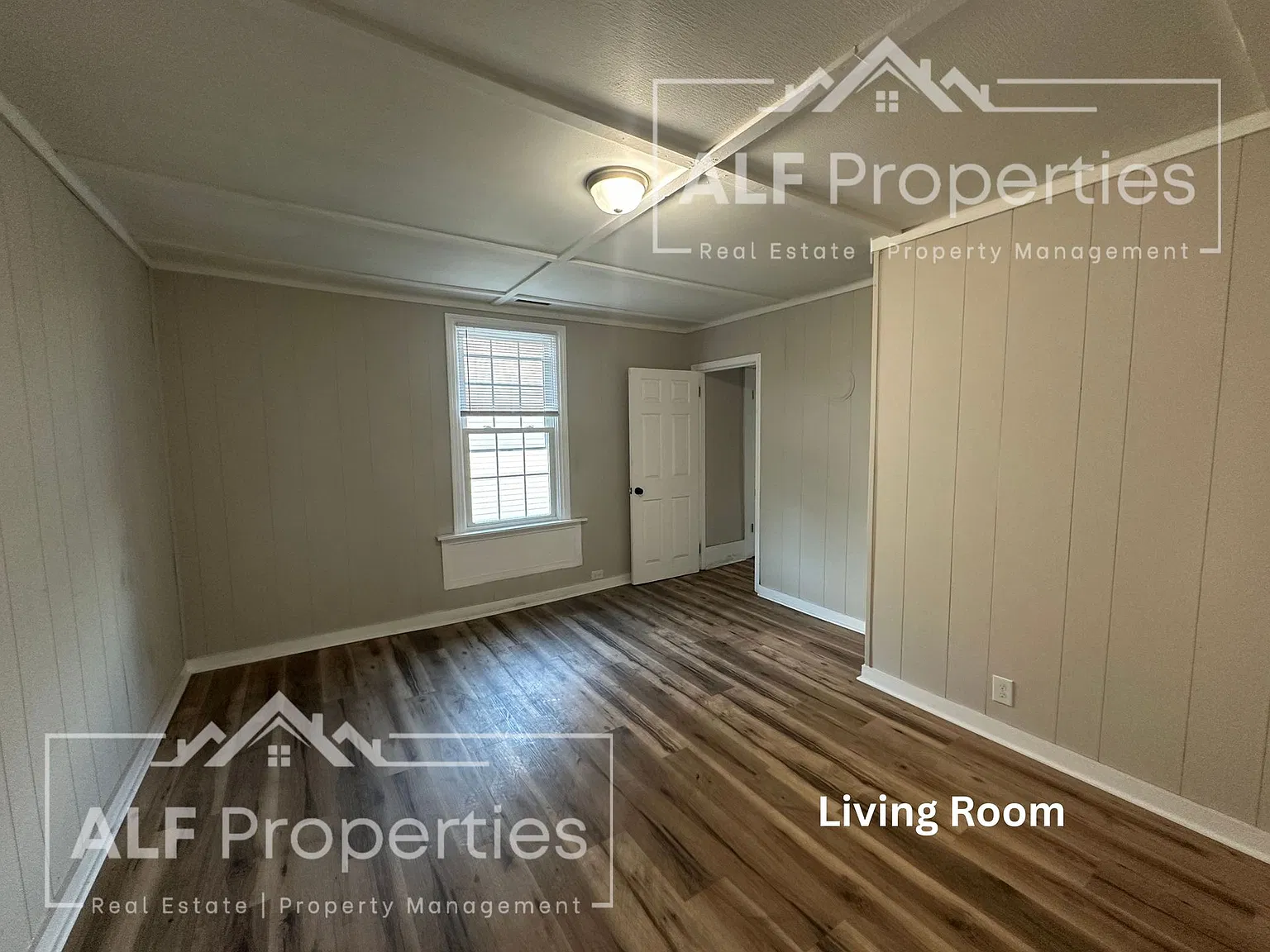 Charming 2-bedroom, 1-bath home in the Heart of Downtown — Photo 4