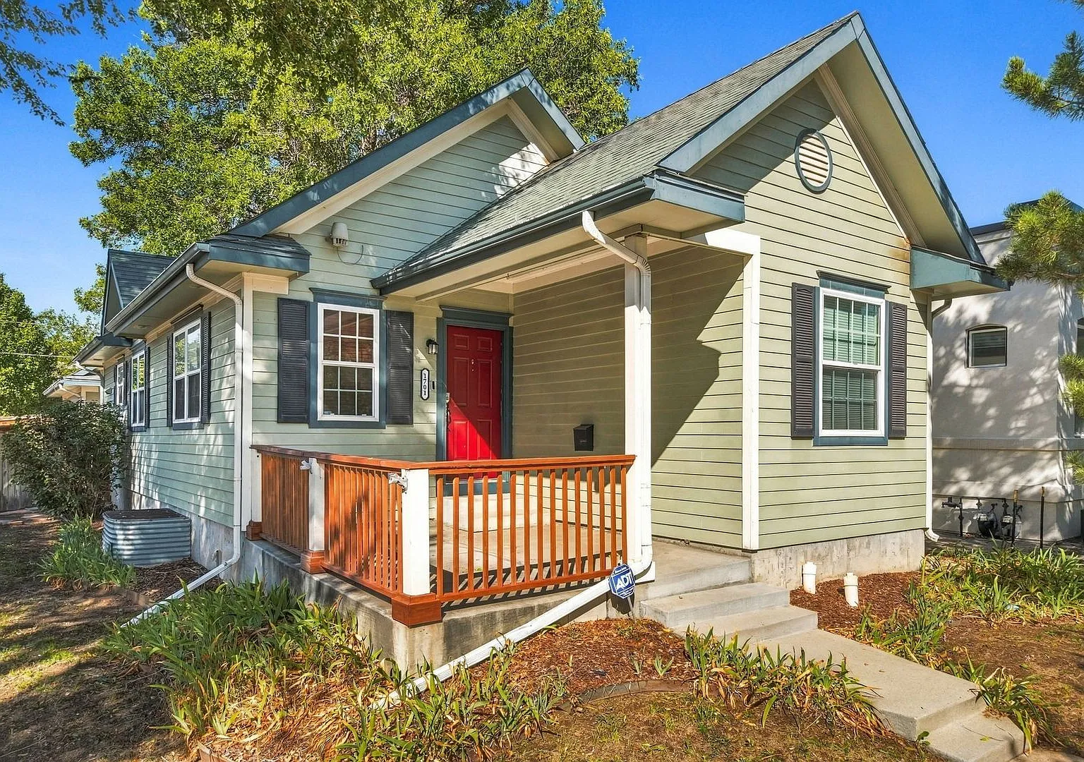 Spacious 4-Bedroom Home Near Sloan's Lake & Broncos Stadium — Photo 1