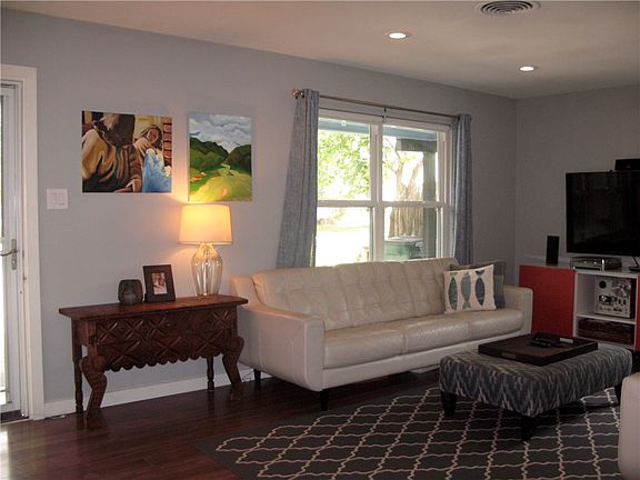 5th image of 1606 Forest Hill Dr