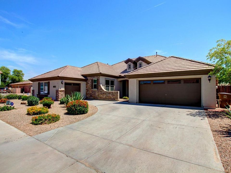 1st image of 18643 E Carriage Way